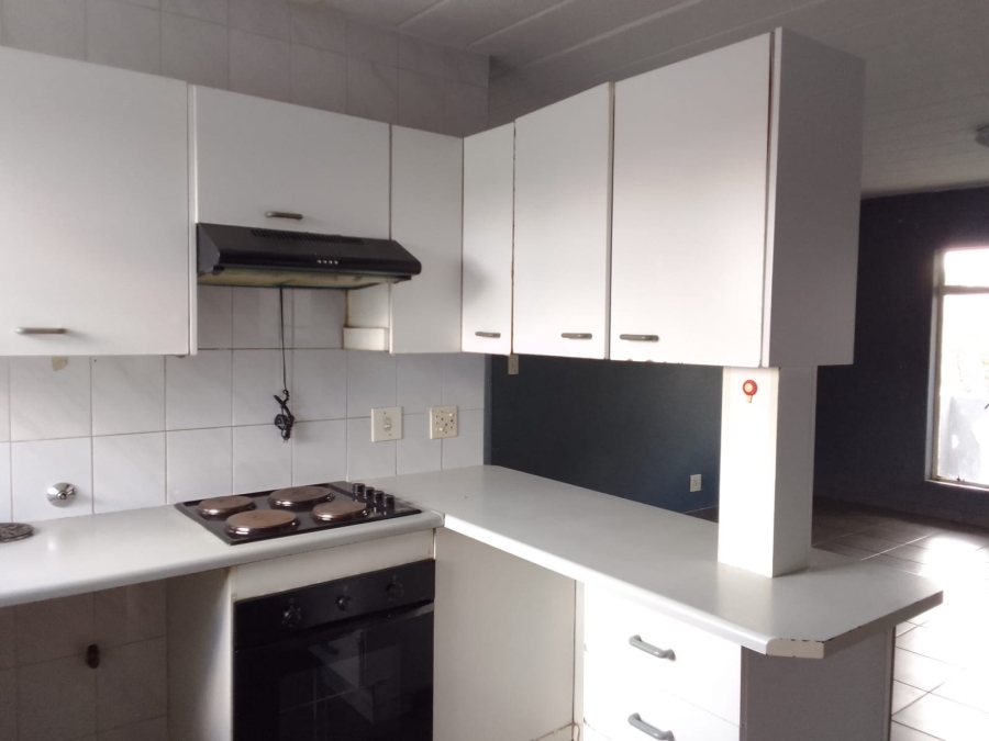 2 Bedroom Property for Sale in Aberdeen Eastern Cape